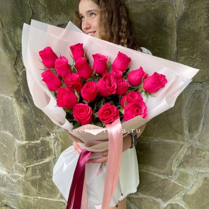19 алых роз в Подольске