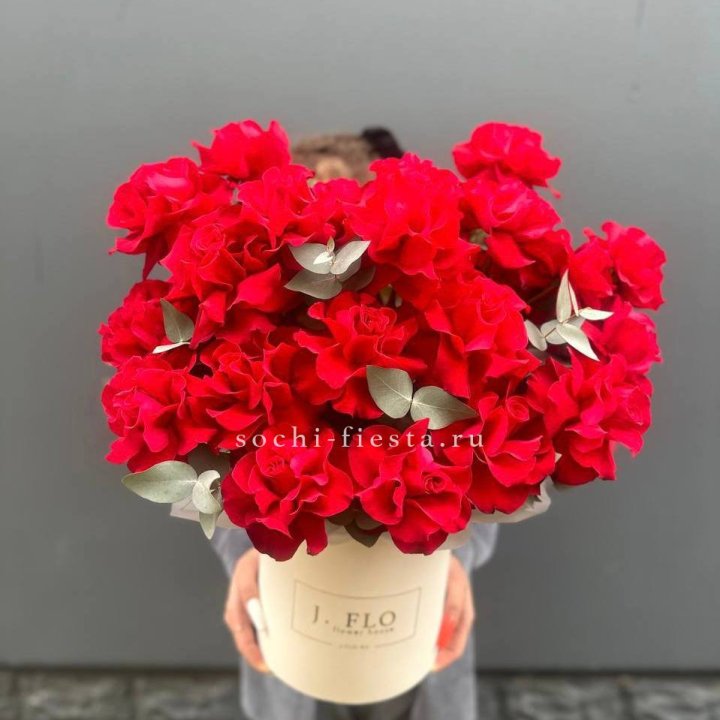 35 Французских роз в боксе в Подольске