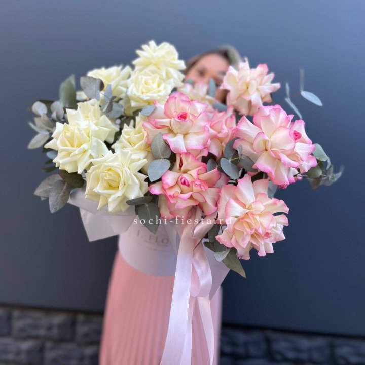 15 Французских роз в боксе в Подольске