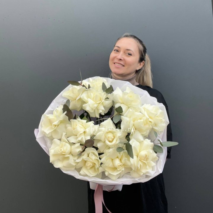 13 Белых французских роз Облако в Подольске