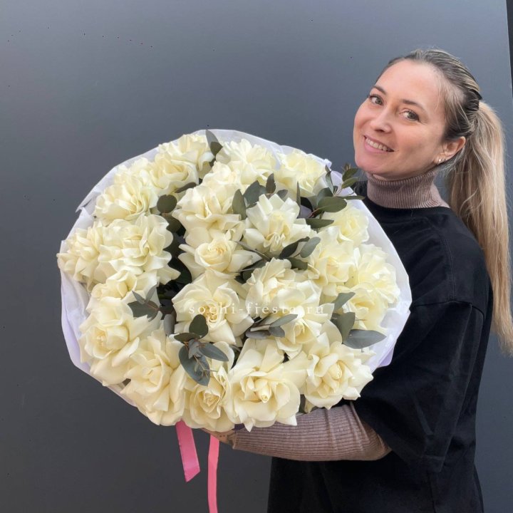 25 Белых французских роз Вайт найс в Подольске