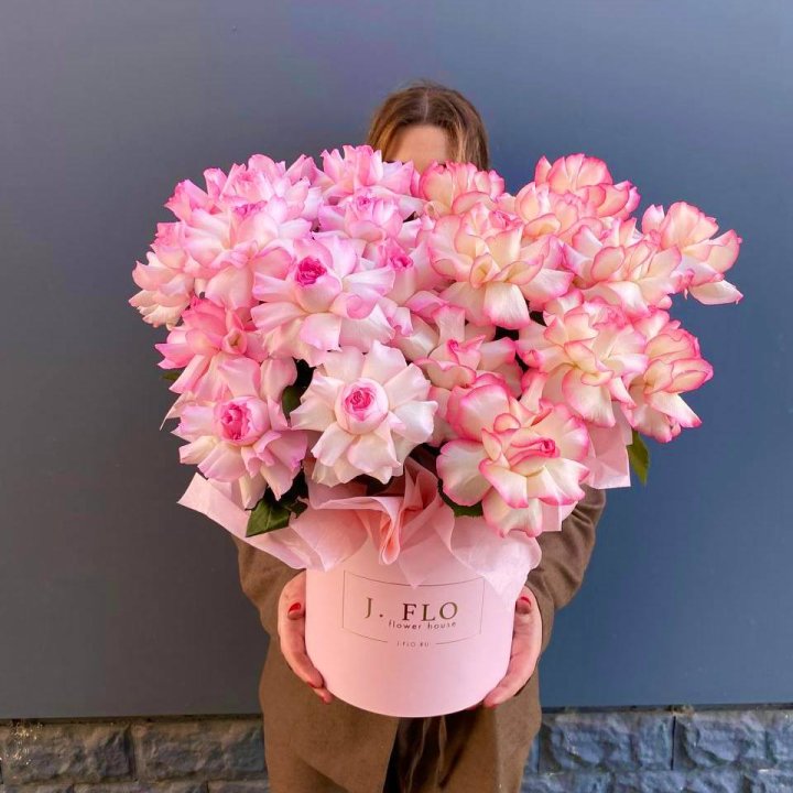 25 Французских роз микс в боксе в Подольске