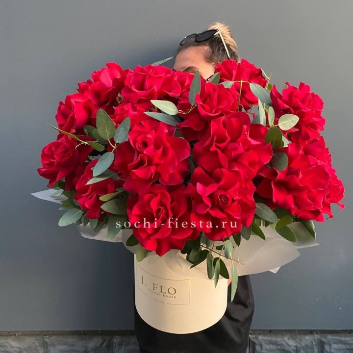 25 Французских красных роз в коробке в Подольске