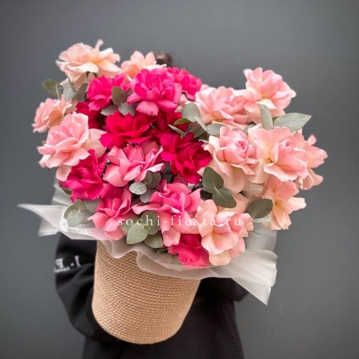 23 Французские розы Микс в боксе в Подольске