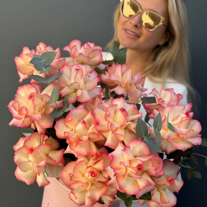 15 французских  роз Джумилия в боксе в Подольске