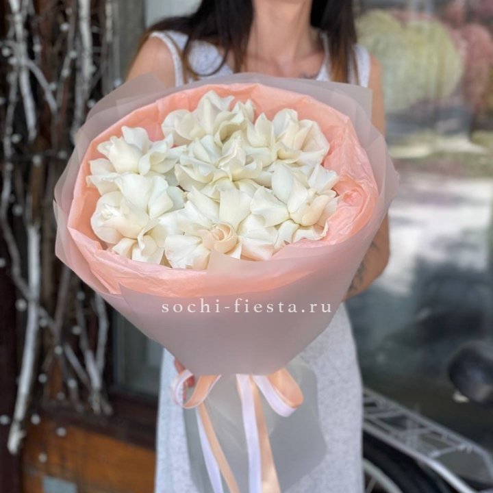 7 Белых французских роз в Подольске