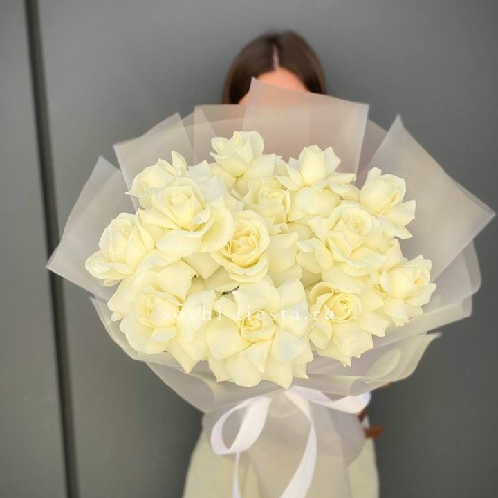 13 белых роз в Подольске