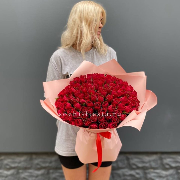 101  красная кенийская роза  в Подольске