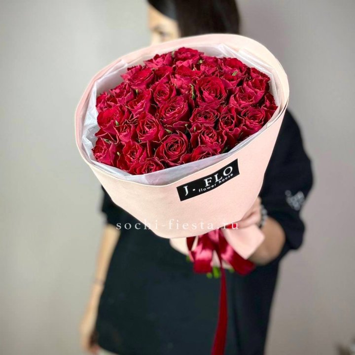 35 кенийских роз в Подольске