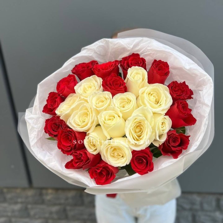 27 роз микс в Подольске