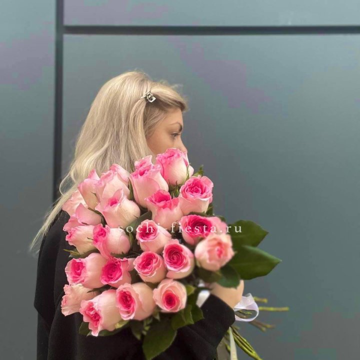  25 розовых роз в Подольске