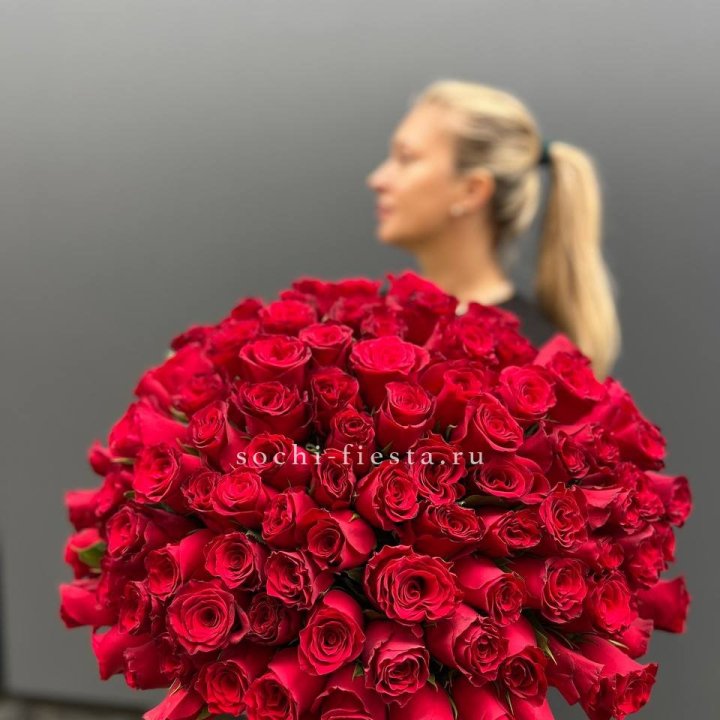 Охапка из 101 красной розы в Подольске