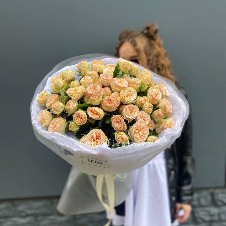 15 пионовидных роз в Подольске