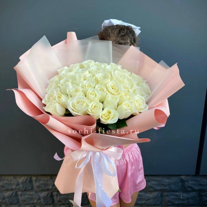 35 белых роз в Подольске