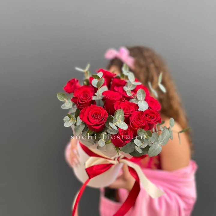 15 Красных роз в боксе №2 в Подольске