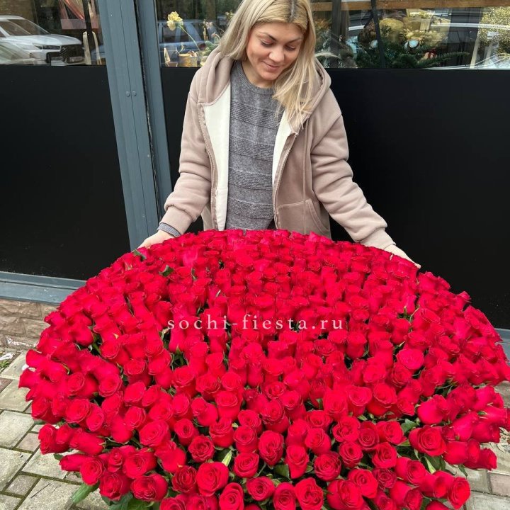 501 красная роза в корзине в Подольске