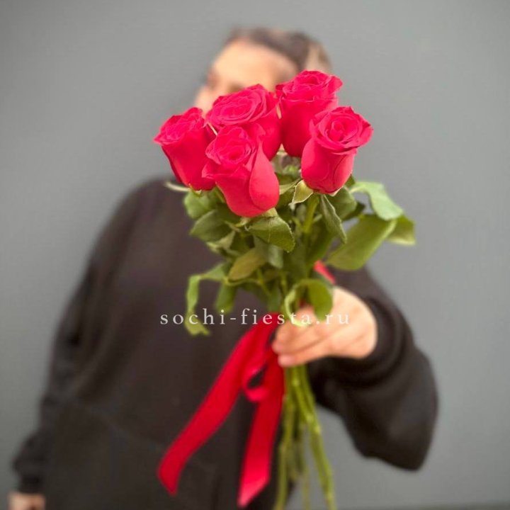 Букет 5 красных роз  в Подольске