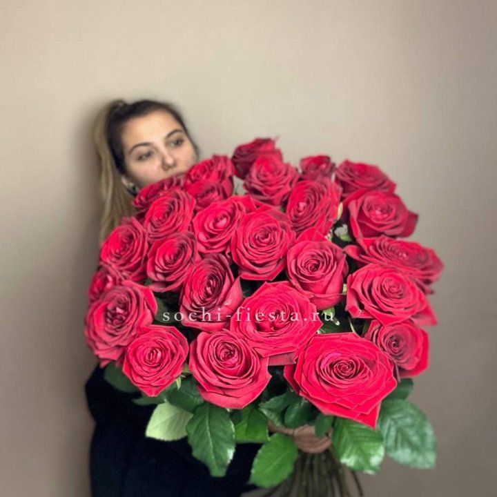 25 высоких роз в Подольске