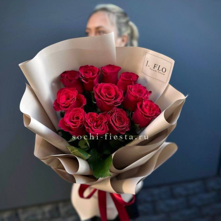 Букет красных роз "Наоми" в Подольске