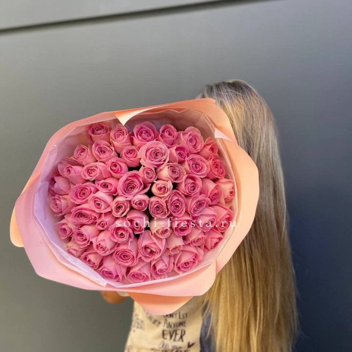 55 розовых роз в Подольске