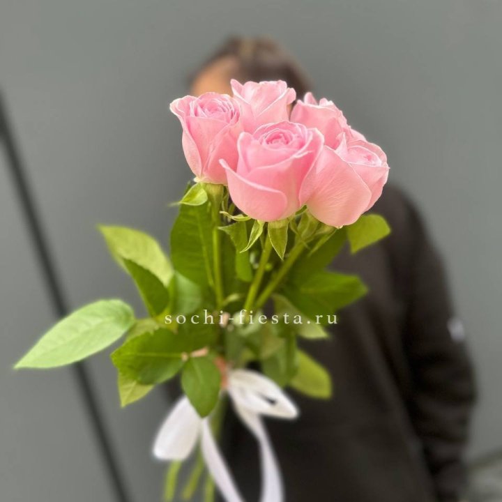 Букет 5 розовых роз  в Подольске