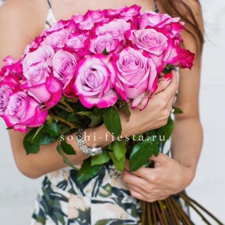 Букет высоких роз Ди перпел в Подольске