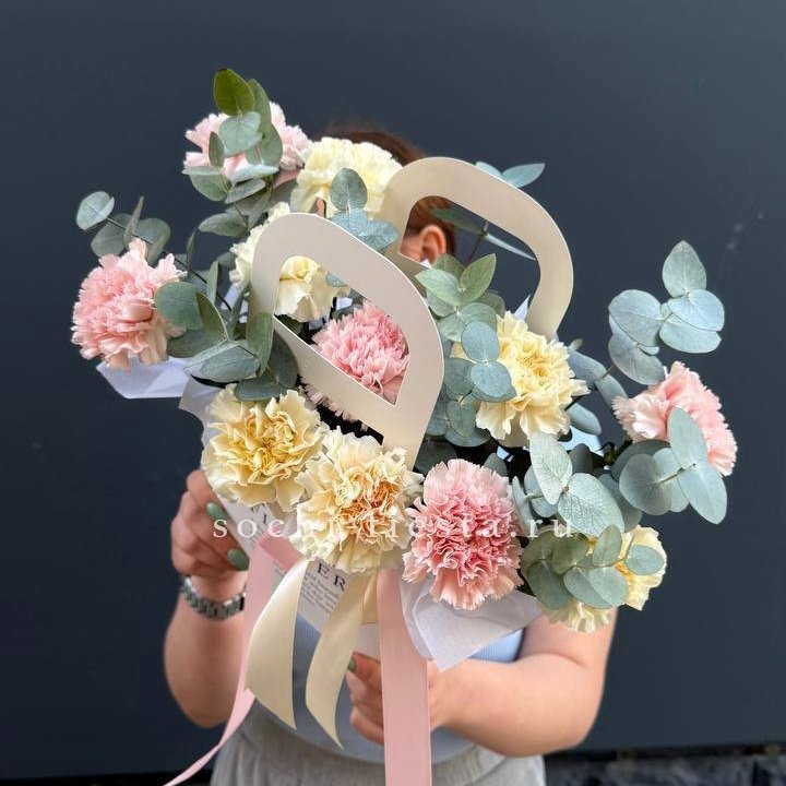 Сумочка из диантусов в Подольске