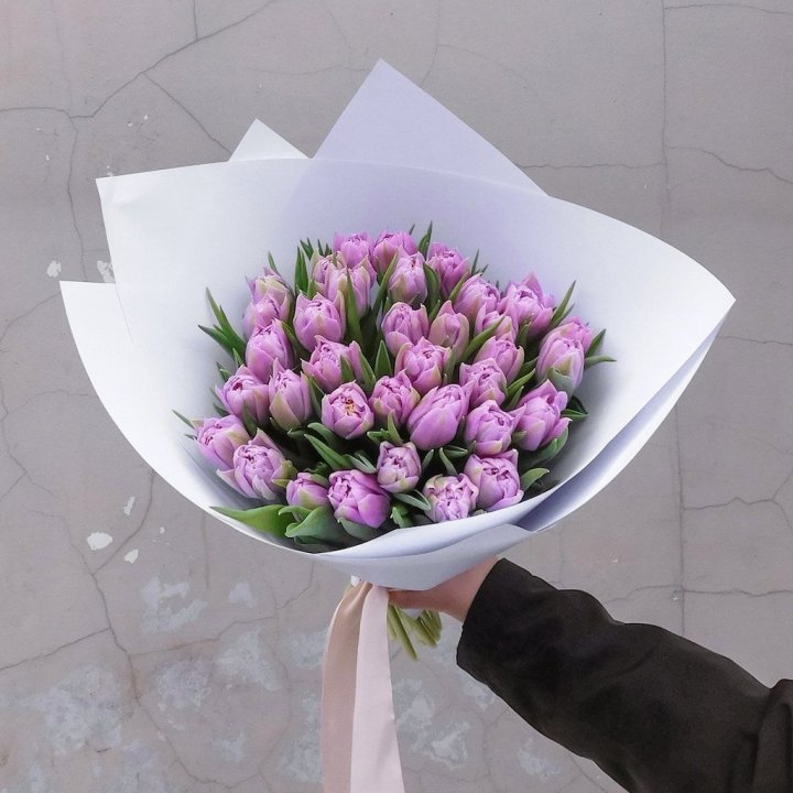 35 сиреневых тюльпанов в Подольске